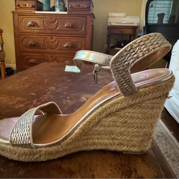 Silver Size 10 wedge sandals. EUC. - Picture 7 of 11